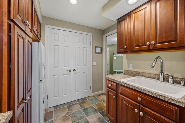 39 Saddle Brook, Pittsford, NY 14534