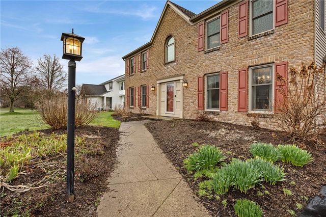 39 Saddle Brook, Pittsford, NY 14534