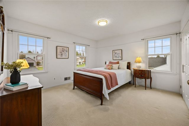 39 Saddle Brook, Pittsford, NY 14534