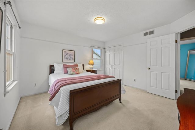 39 Saddle Brook, Pittsford, NY 14534