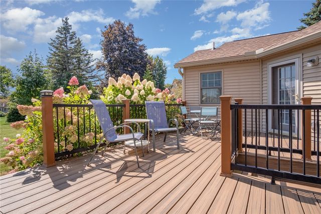 39 Saddle Brook, Pittsford, NY 14534