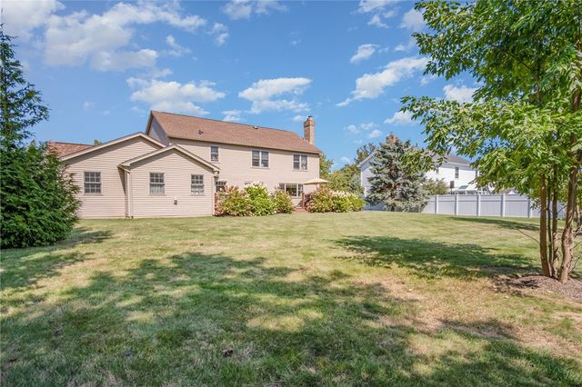 39 Saddle Brook, Pittsford, NY 14534
