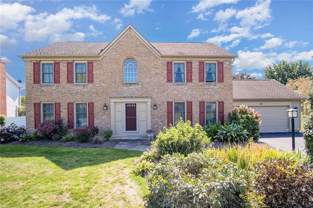 39 Saddle Brook, Pittsford, NY 14534