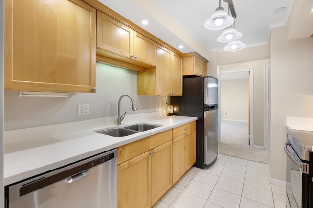 6450 York Avenue S 501, Edina, MN 55435