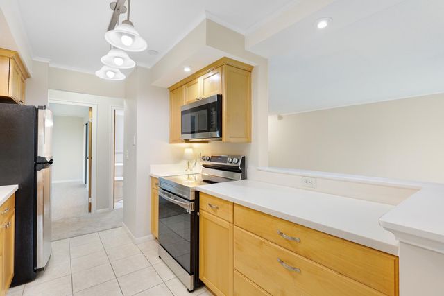 6450 York Avenue S 501, Edina, MN 55435