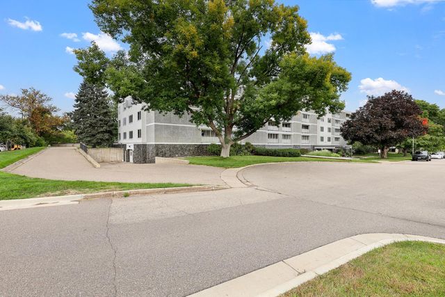 6450 York Avenue S 501, Edina, MN 55435