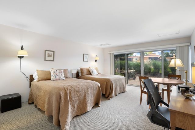 6450 York Avenue S 501, Edina, MN 55435