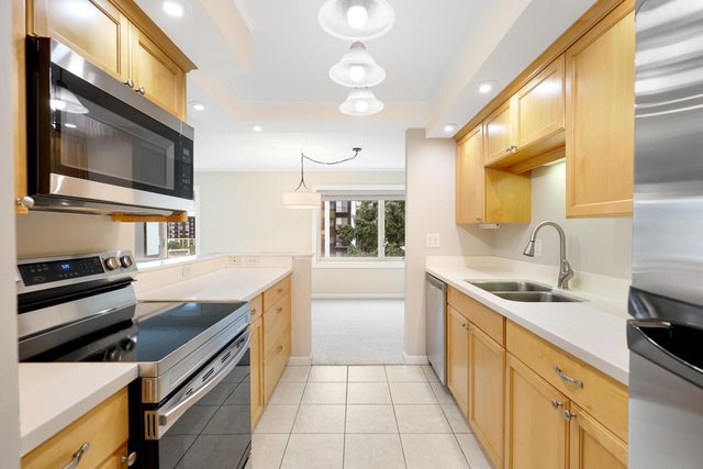 6450 York Avenue S 501, Edina, MN 55435