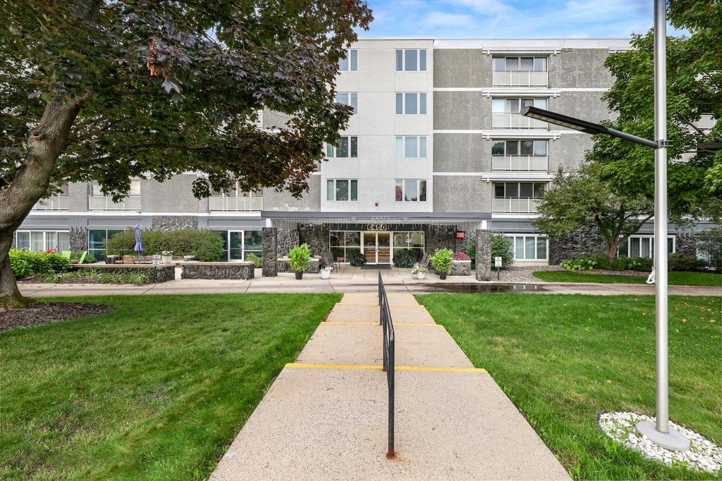 6450 York Avenue S 501, Edina, MN 55435