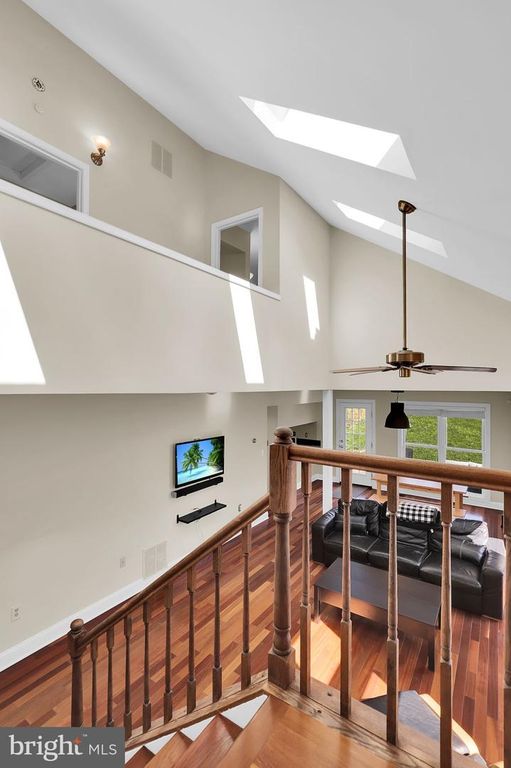 Image 15 of property listing at 20517 BARGENE WAY, Germantown, MD 20874