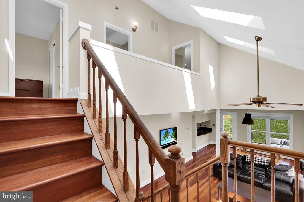 Image 16 of property listing at 20517 BARGENE WAY, Germantown, MD 20874