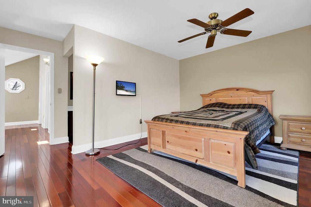 Image 25 of property listing at 20517 BARGENE WAY, Germantown, MD 20874