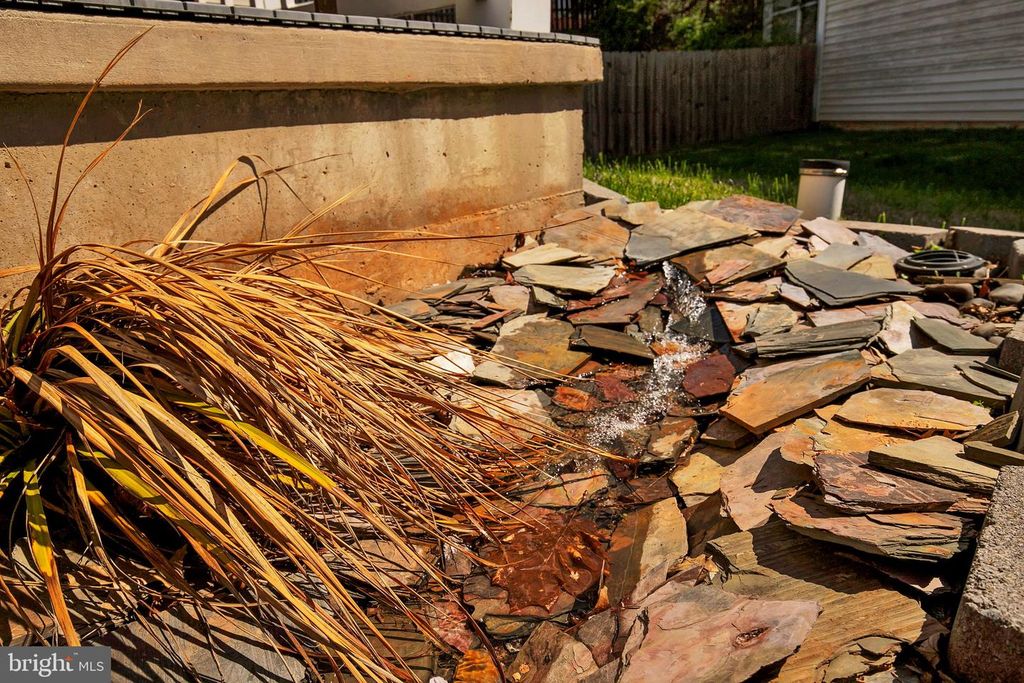 Image 4 of property listing at 20517 BARGENE WAY, Germantown, MD 20874