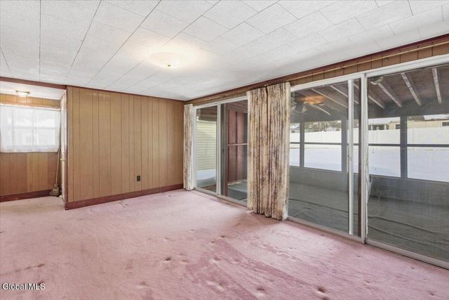 8 Harold Avenue, Colonie, NY 12110