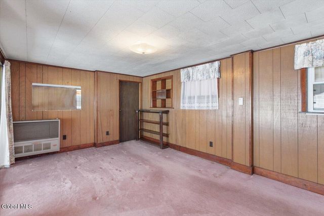 8 Harold Avenue, Colonie, NY 12110