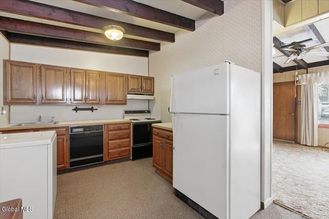 8 Harold Avenue, Colonie, NY 12110