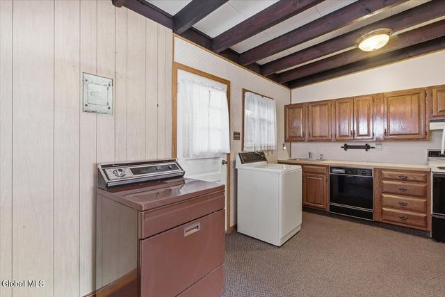 8 Harold Avenue, Colonie, NY 12110