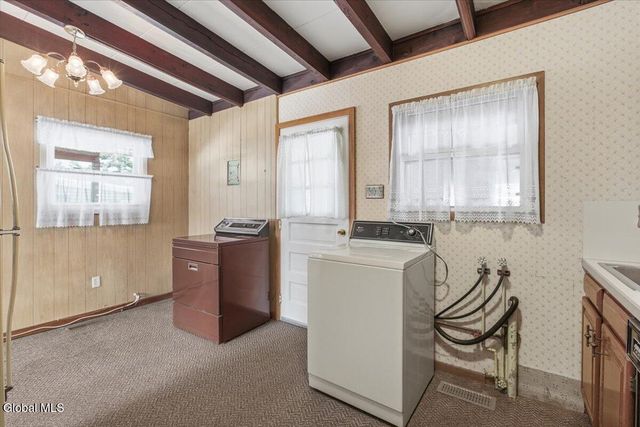 8 Harold Avenue, Colonie, NY 12110