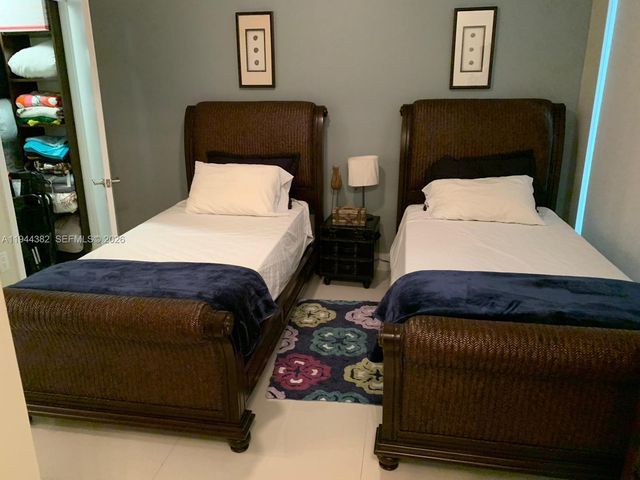 6000 Collins Ave unit 136, Miami Beach, FL 33140