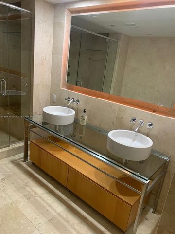 6000 Collins Ave unit 136, Miami Beach, FL 33140