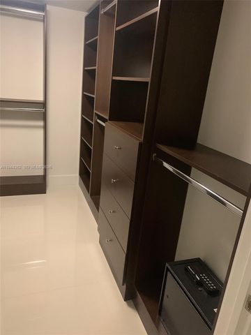 6000 Collins Ave unit 136, Miami Beach, FL 33140