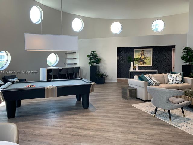 6000 Collins Ave unit 136, Miami Beach, FL 33140