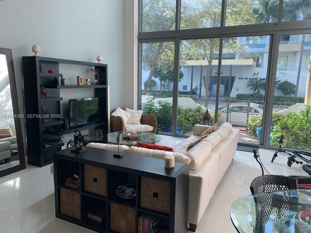6000 Collins Ave unit 136, Miami Beach, FL 33140