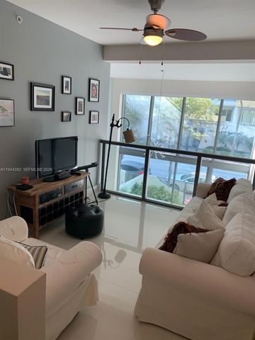 6000 Collins Ave unit 136, Miami Beach, FL 33140