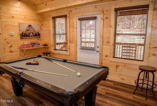 834 String Run Way, Pigeon Forge, TN 37863