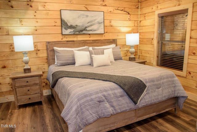 834 String Run Way, Pigeon Forge, TN 37863