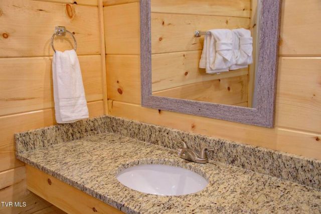 834 String Run Way, Pigeon Forge, TN 37863