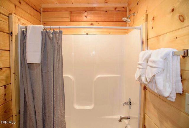 834 String Run Way, Pigeon Forge, TN 37863