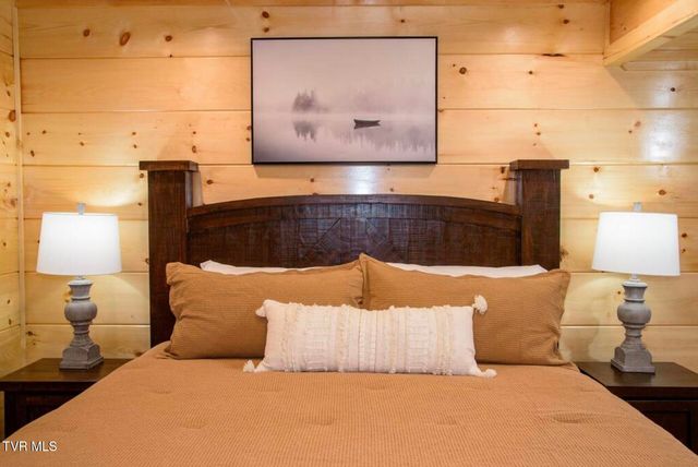 834 String Run Way, Pigeon Forge, TN 37863