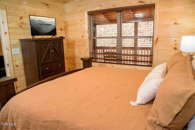 834 String Run Way, Pigeon Forge, TN 37863