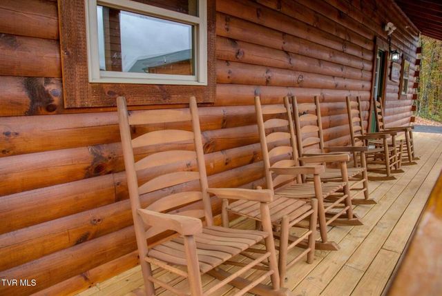 834 String Run Way, Pigeon Forge, TN 37863