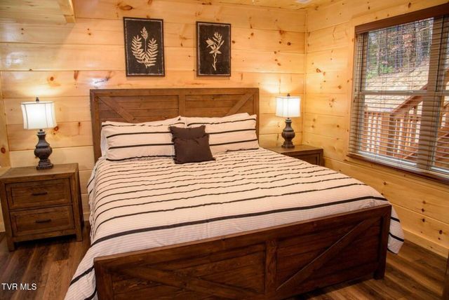 834 String Run Way, Pigeon Forge, TN 37863