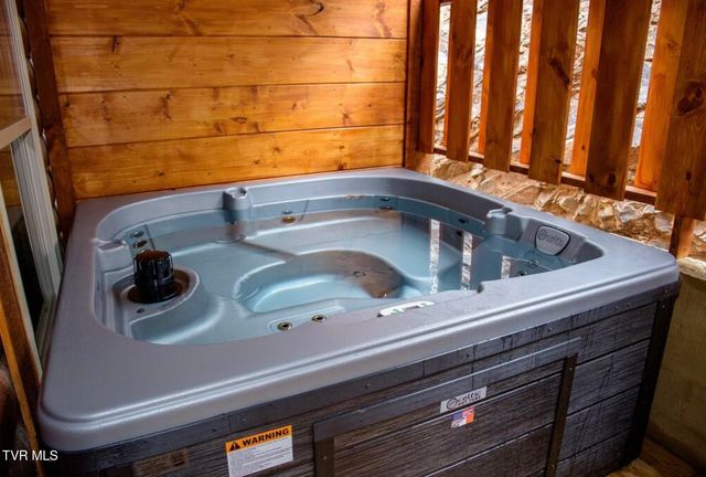 834 String Run Way, Pigeon Forge, TN 37863