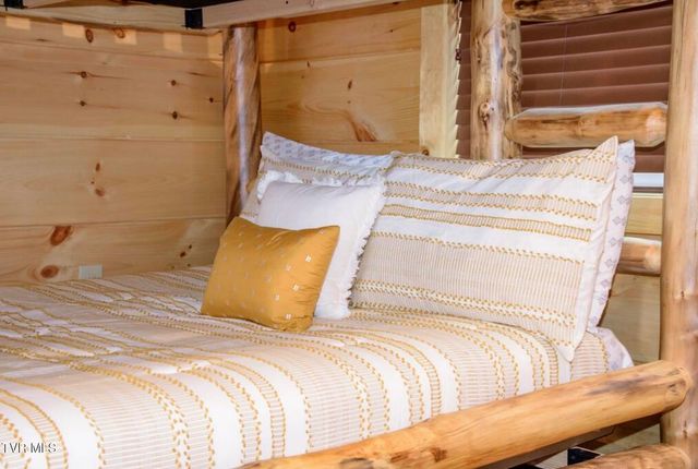 834 String Run Way, Pigeon Forge, TN 37863