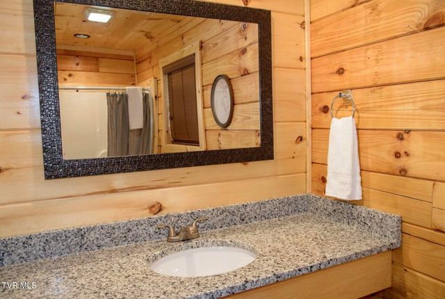 834 String Run Way, Pigeon Forge, TN 37863