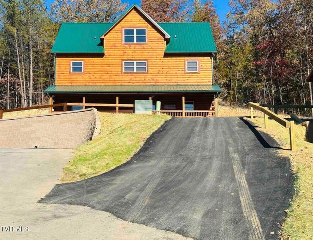 834 String Run Way, Pigeon Forge, TN 37863