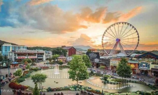 834 String Run Way, Pigeon Forge, TN 37863