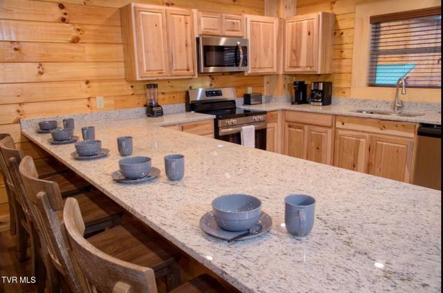 834 String Run Way, Pigeon Forge, TN 37863