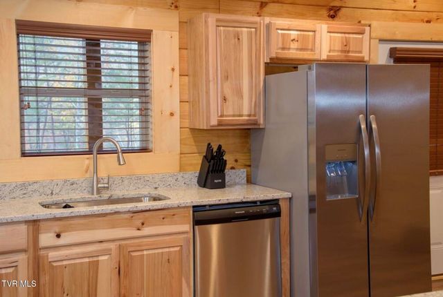 834 String Run Way, Pigeon Forge, TN 37863