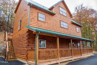 834 String Run Way, Pigeon Forge, TN 37863