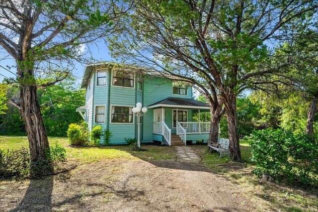 2704 Canyon Trail, Granbury, TX 76048