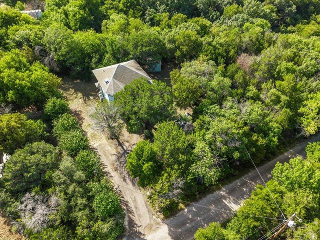 2704 Canyon Trail, Granbury, TX 76048