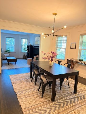 131 Mount Vernon 2, Newton, MA 02458