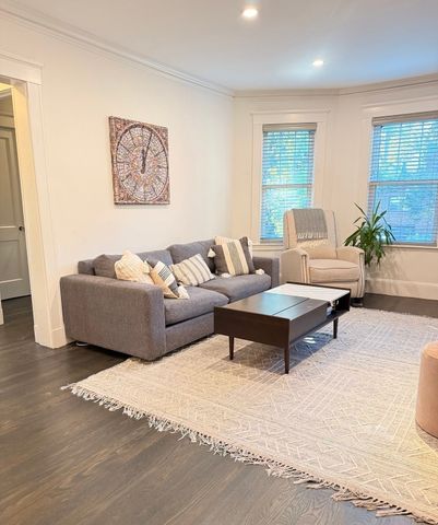 131 Mount Vernon 2, Newton, MA 02458