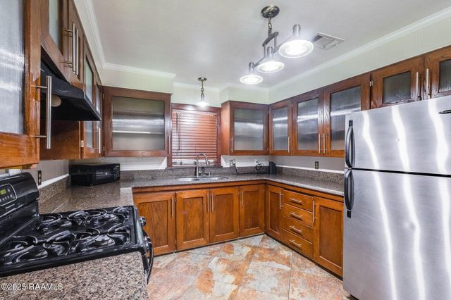 106 Homas Road, Lafayette, LA 70501