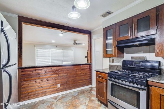 106 Homas Road, Lafayette, LA 70501